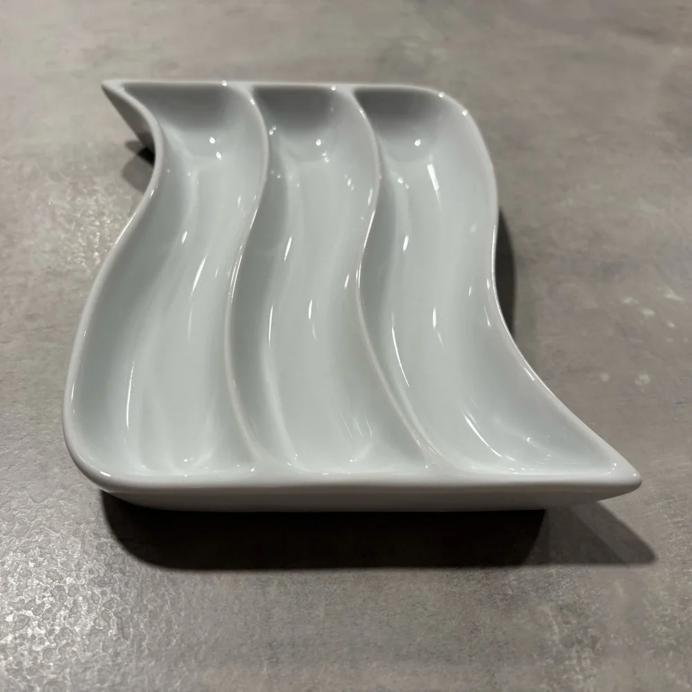 Crate & Barrel White Porcelain Wave Appetizer Olive Cracker Plate Tray Dish